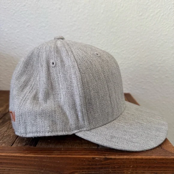 Double Mountain Brewery Hops Logo Fitted Hat Wool Blend NEW Stylish - Picture 5 of 8